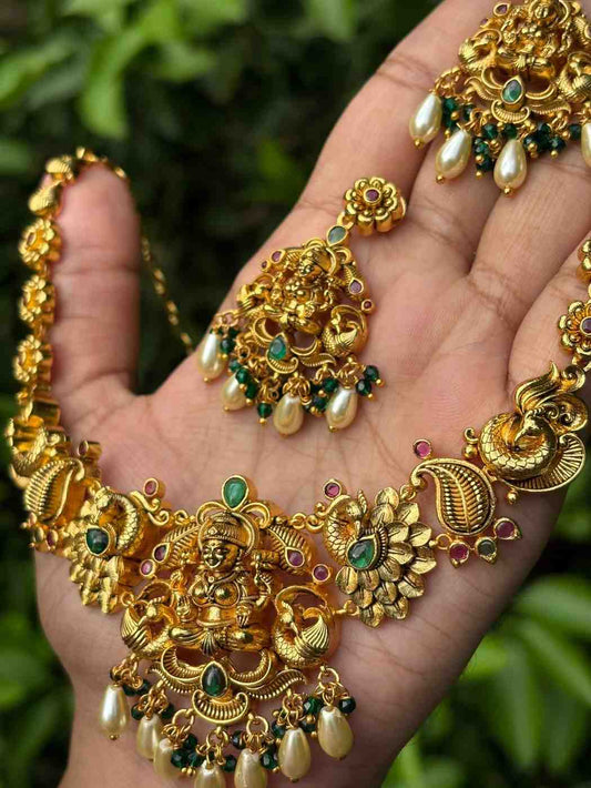N0265 Gold inspired temple collection necklace with earrings