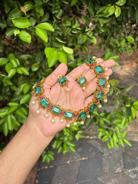 Premium Emerald Green Stone Necklace with Jadau Kundan Stones N0044-CV140