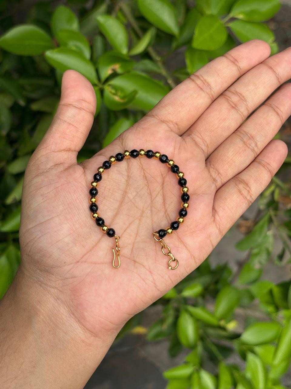 K0028 KIDS black Bead Bracelet