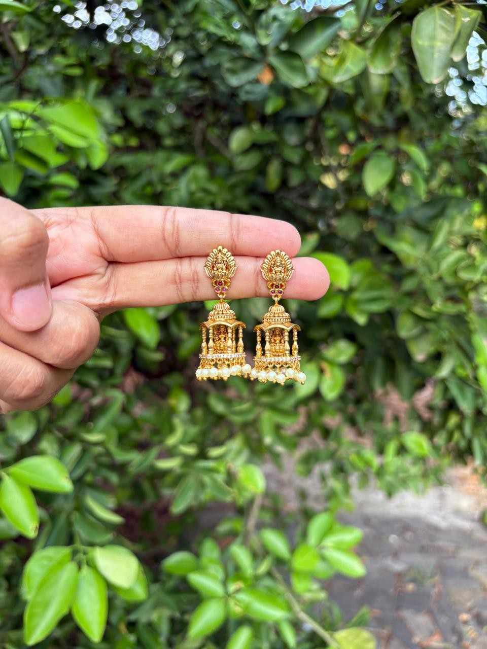 J0122 Trendy Lakshmi Jhumka with pillars on sides