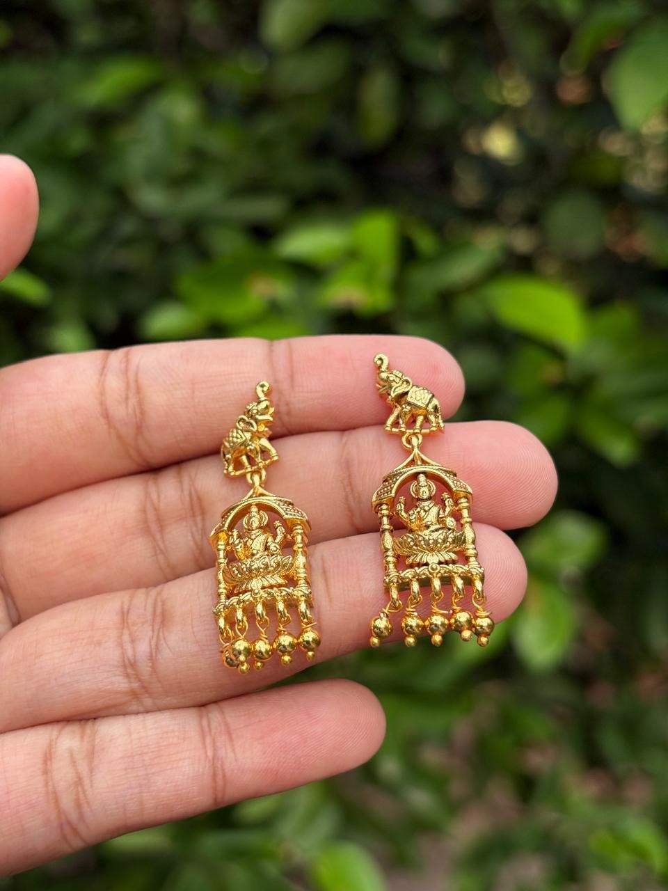 J0124 Lakshmi earrings small size with pillars on sides