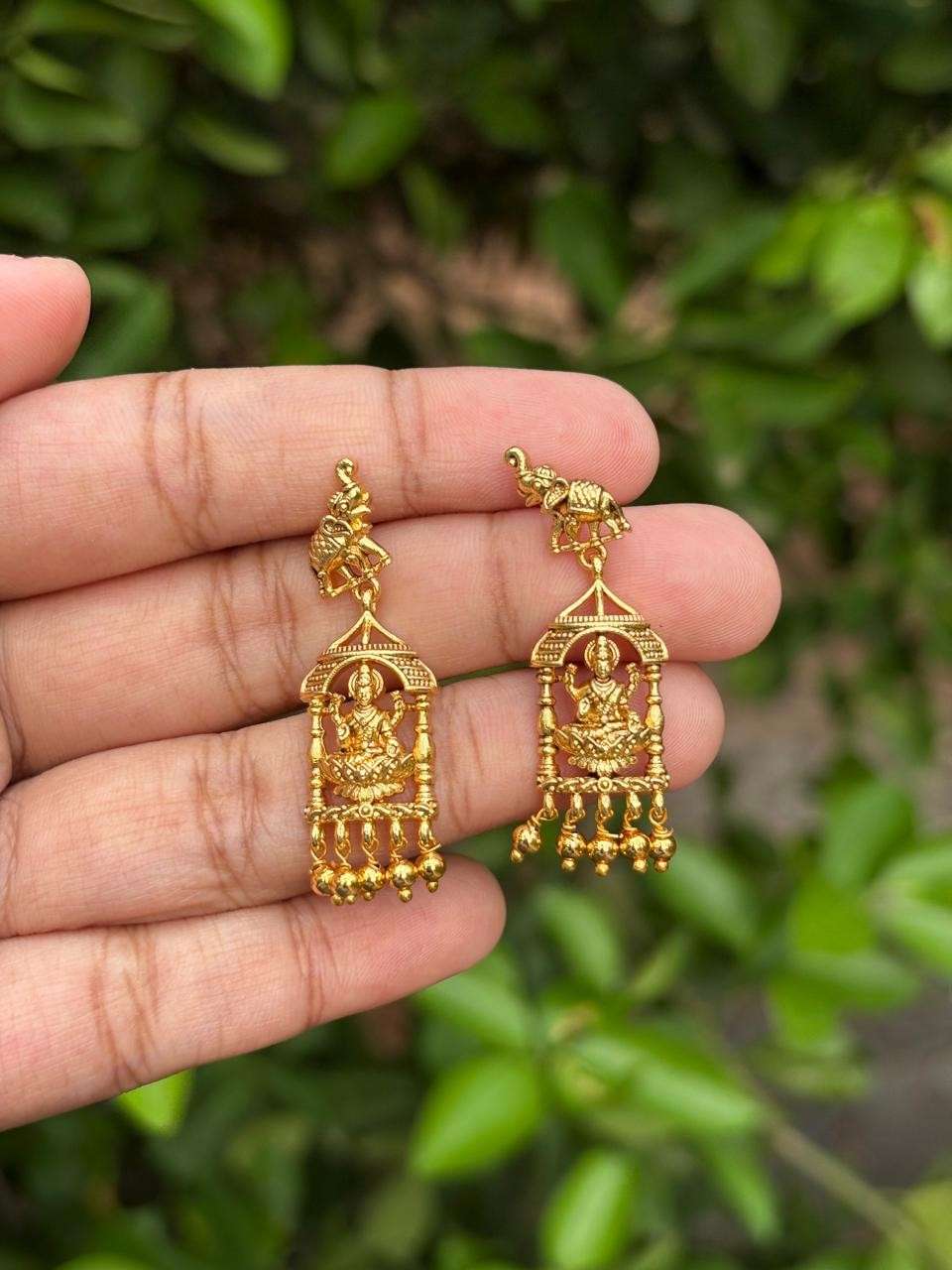 J0124 Lakshmi earrings small size with pillars on sides