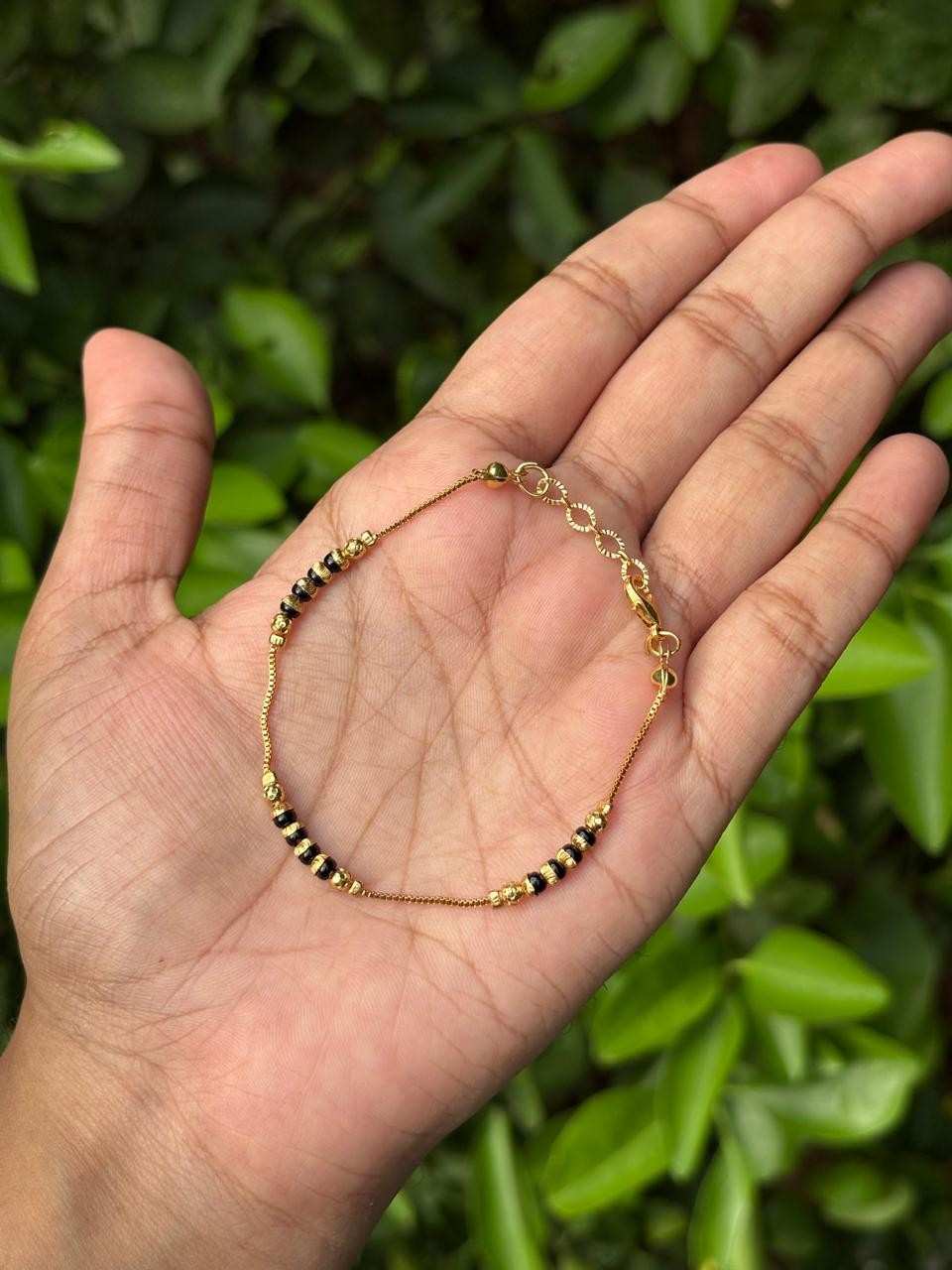 K0029 Adult black Bead chain Bracelet