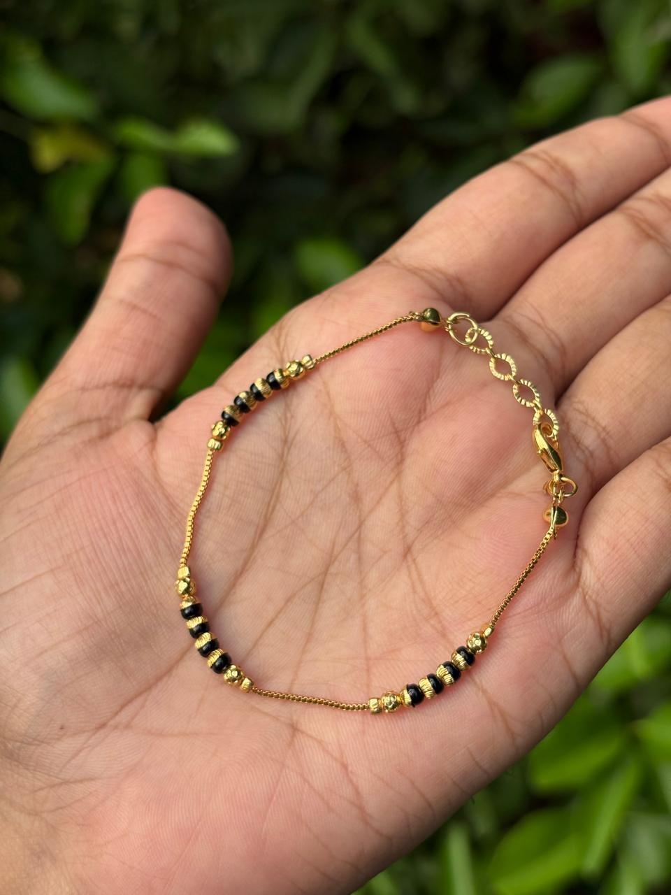 K0029 Adult black Bead chain Bracelet