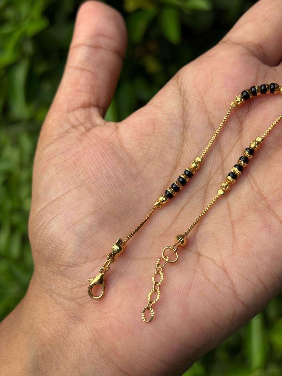 K0029 Adult black Bead chain Bracelet