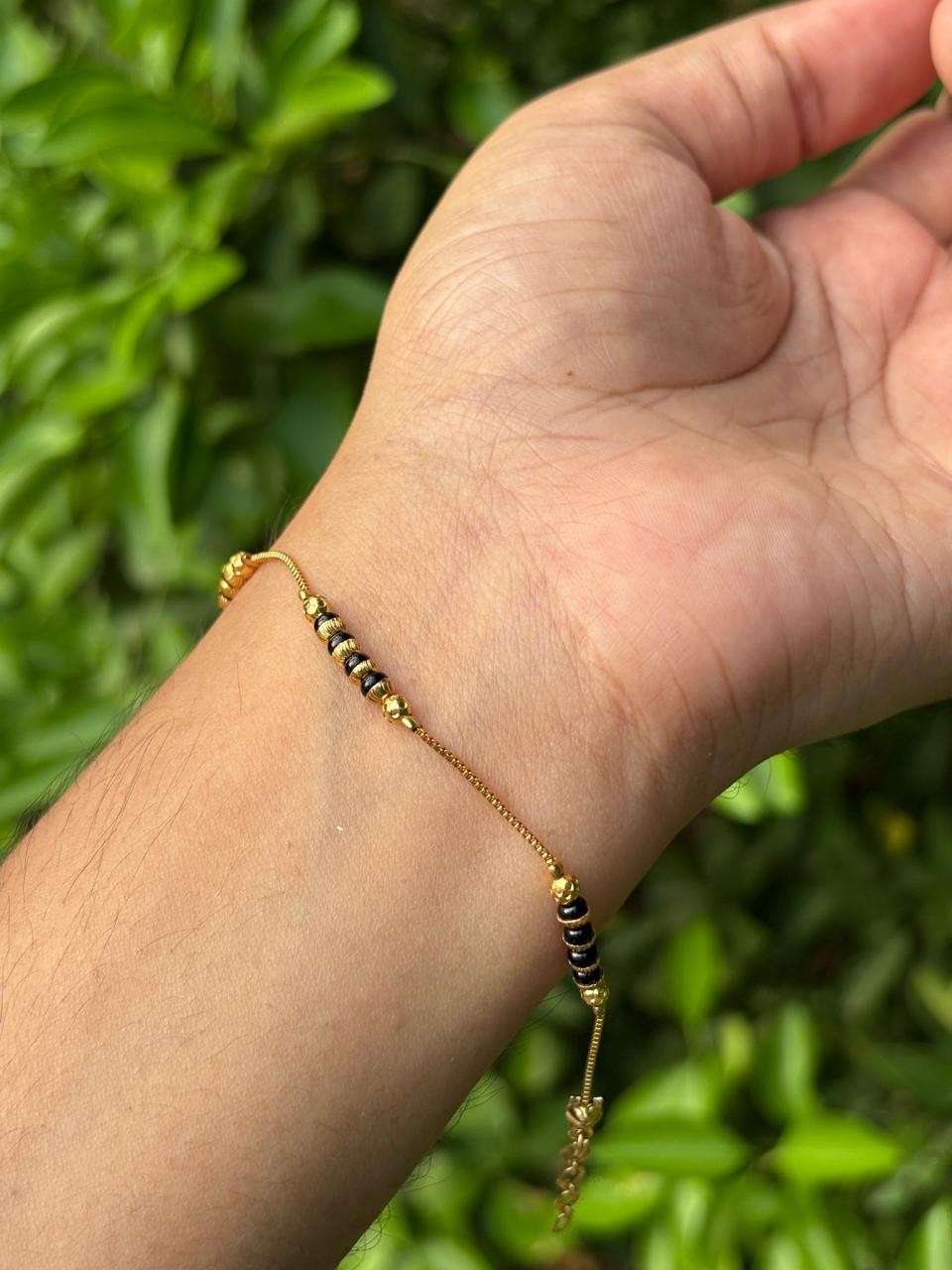 K0029 Adult black Bead chain Bracelet