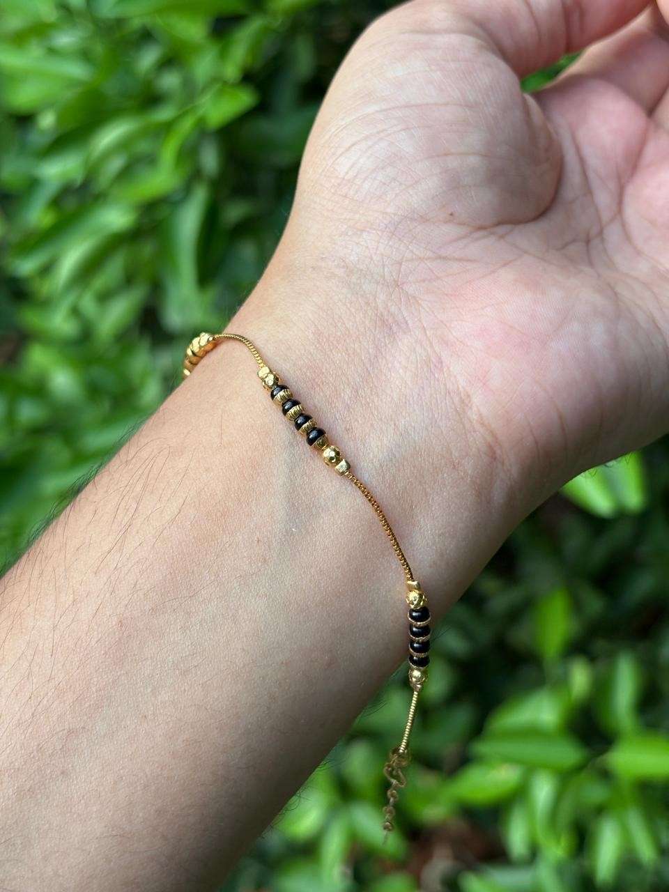 K0029 Adult black Bead chain Bracelet