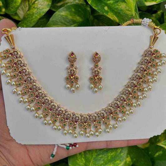 N0100 Stone Necklace with ruby red emerald green stones