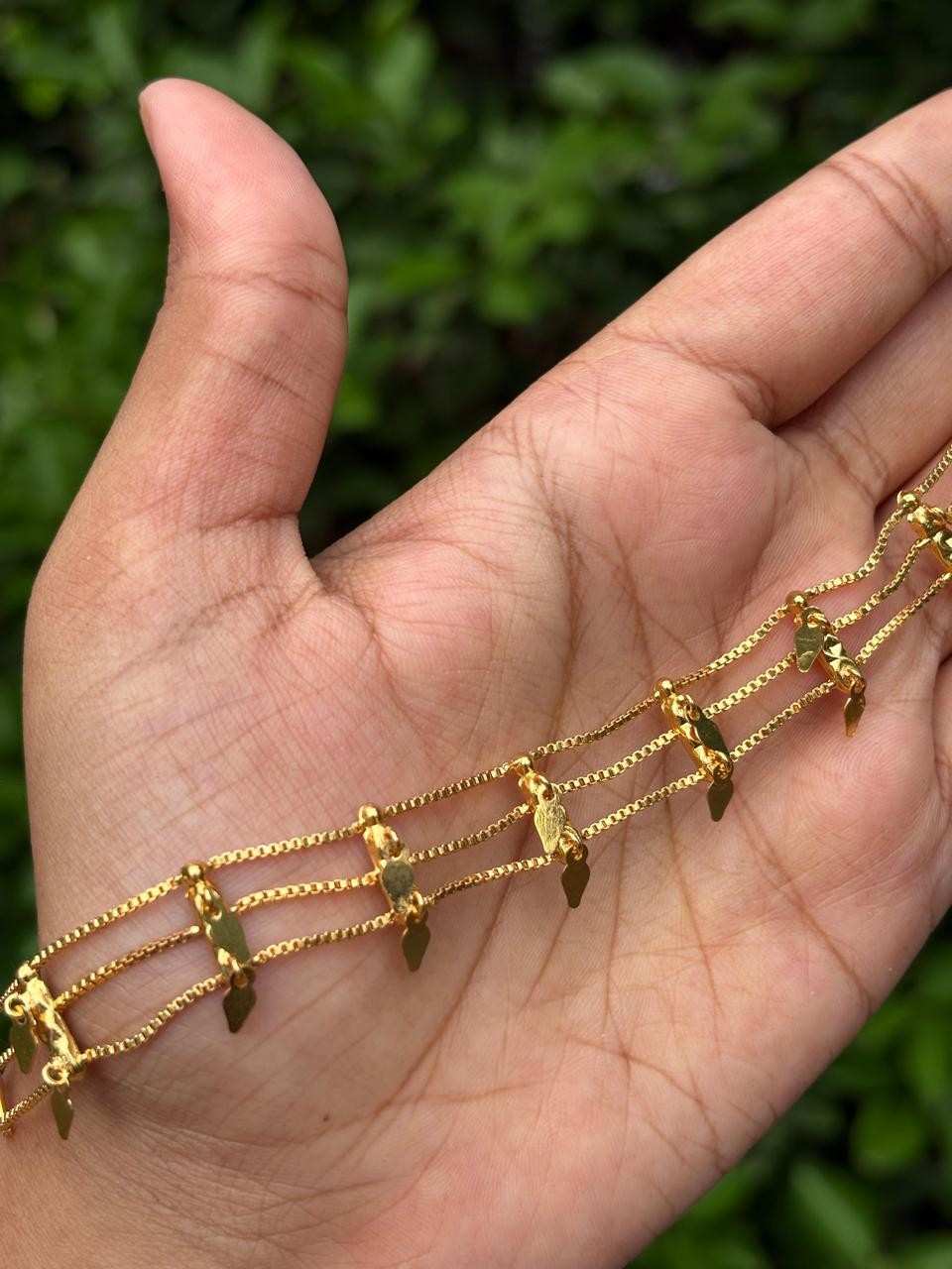 N0269 Three line  Elakkathali Chocker no earrings