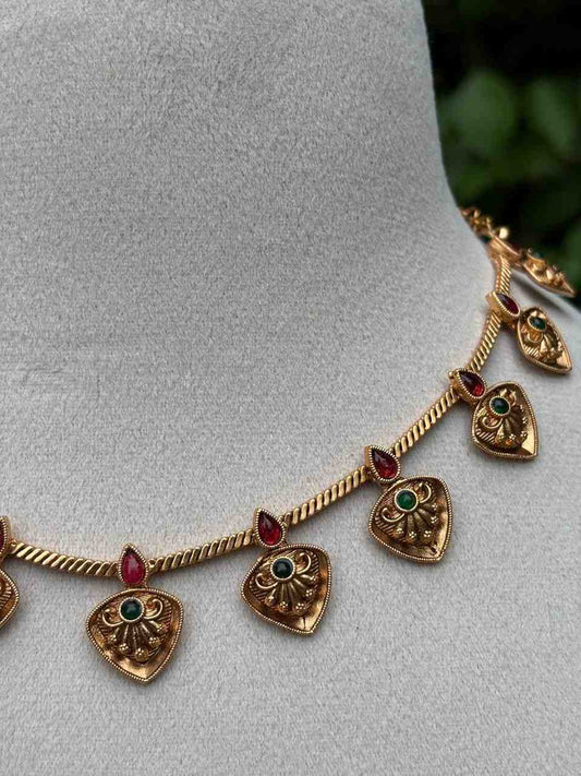 N0271 Simple Leaf Pattern Matte Necklace