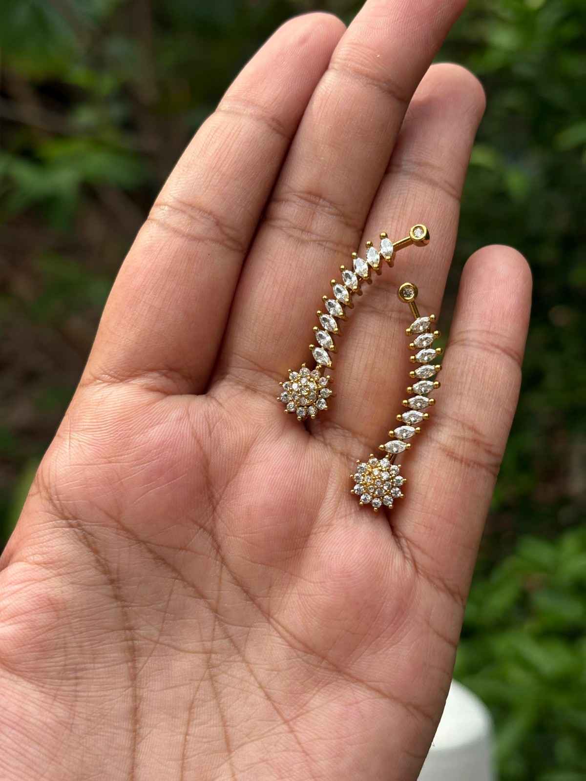 J0132 Stone Earcuff Floral Earrings