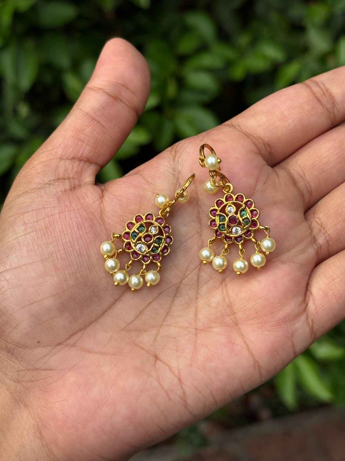 J0135 Floral Pattern Peral Hanging Bugadi