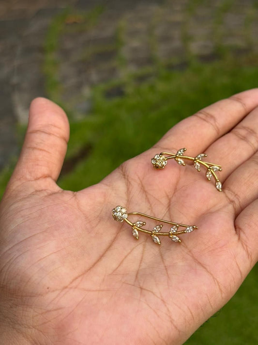 J0136 Floral Stone Earcuff