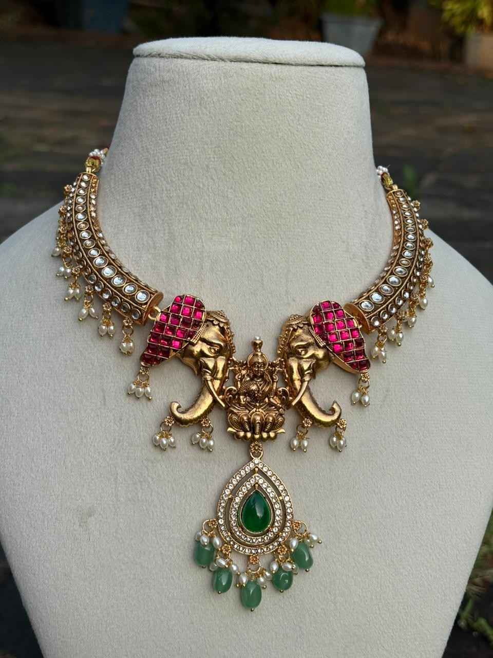 N0277 Trending Elephant Grand look necklace