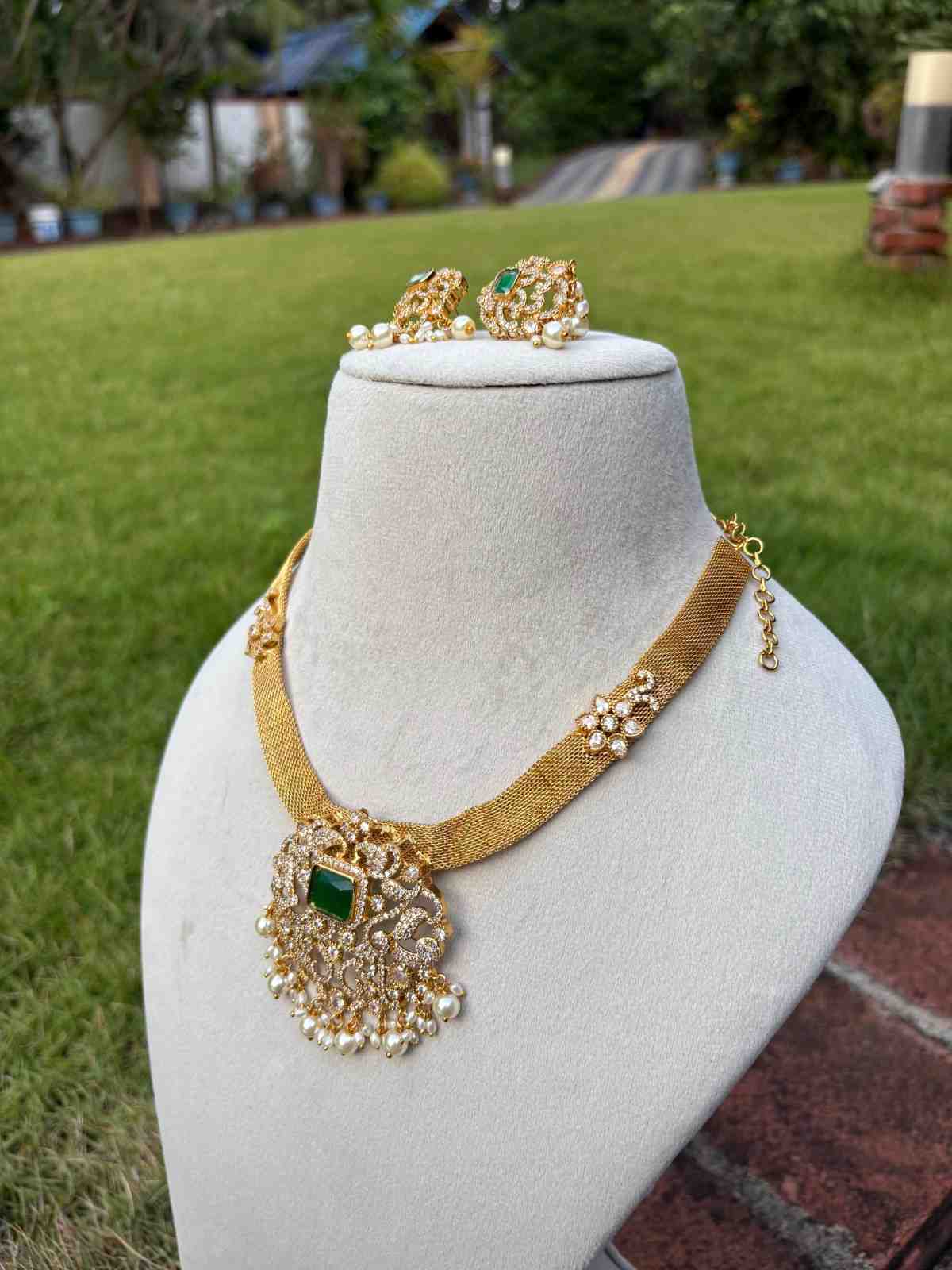 N0180 Middle length Floral Pattern mess necklace