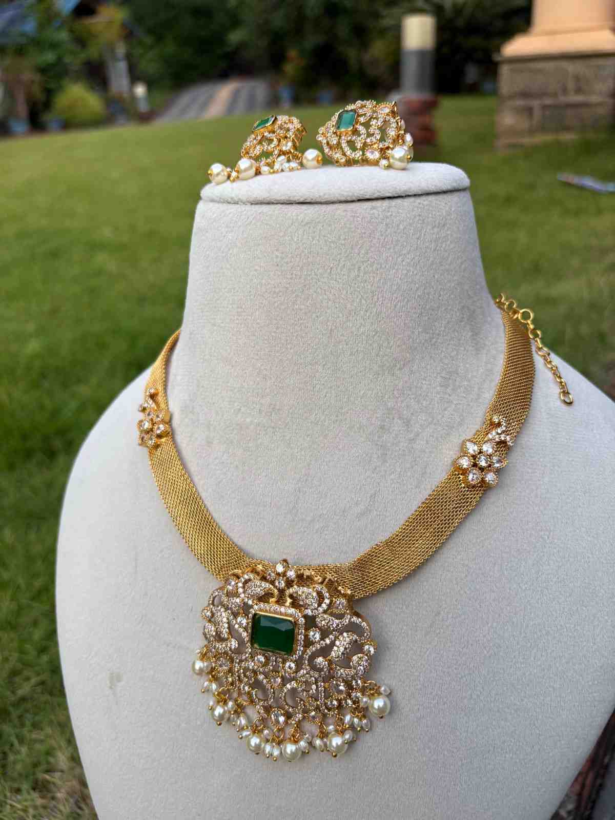N0180 Middle length Floral Pattern mess necklace