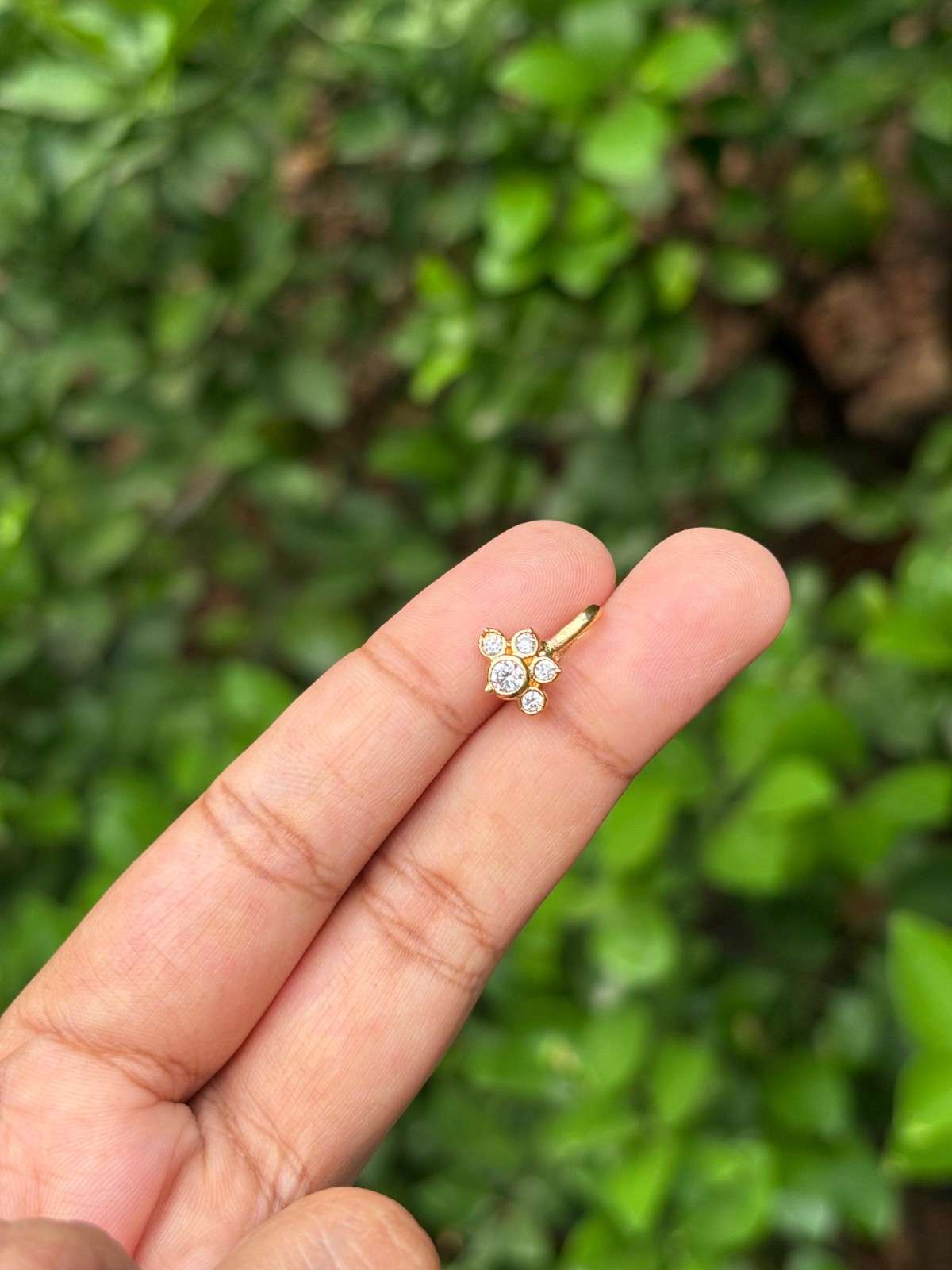 J0144 White stone press type side nose pin