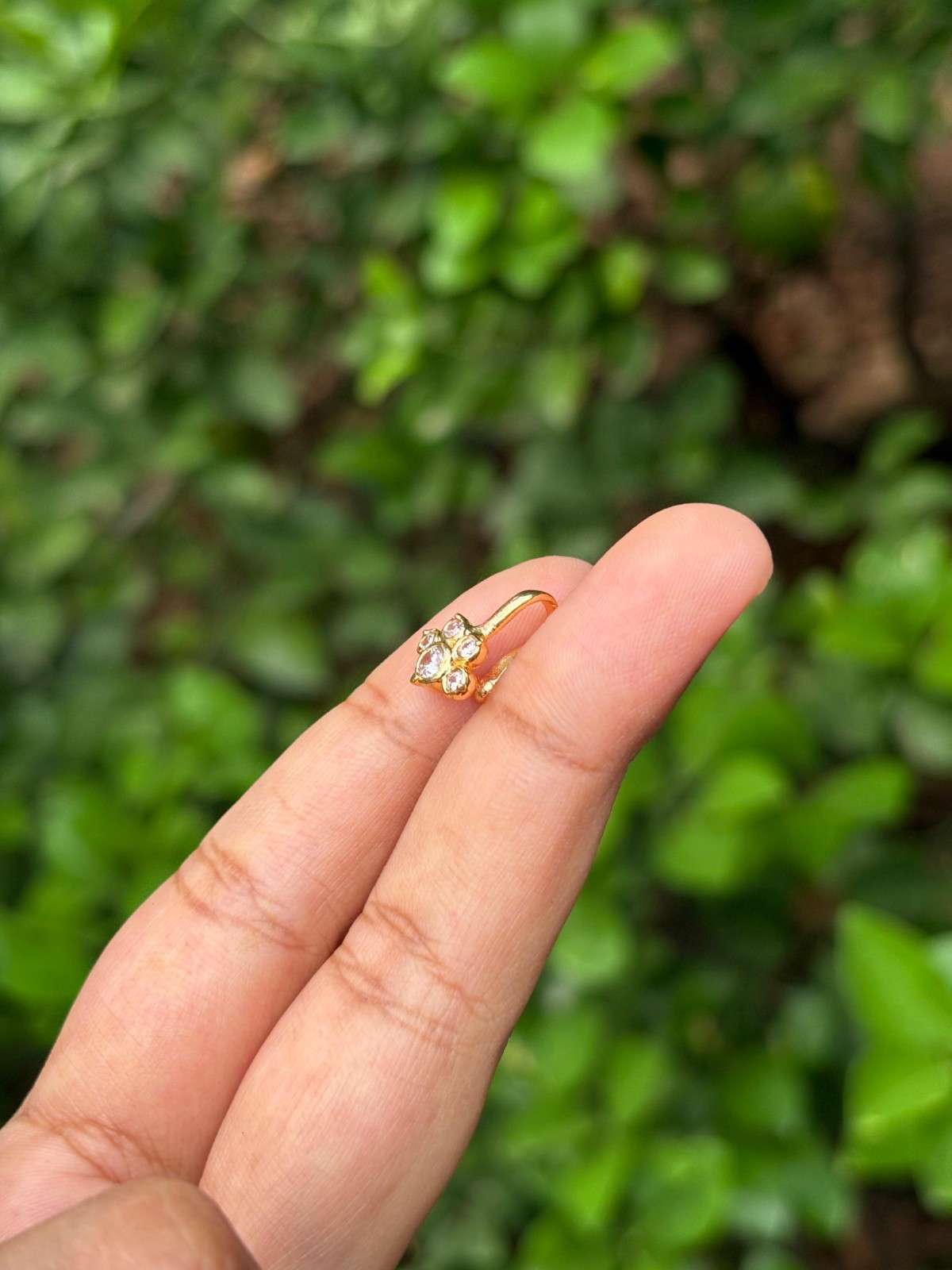 J0145 White stone press type side nose pin