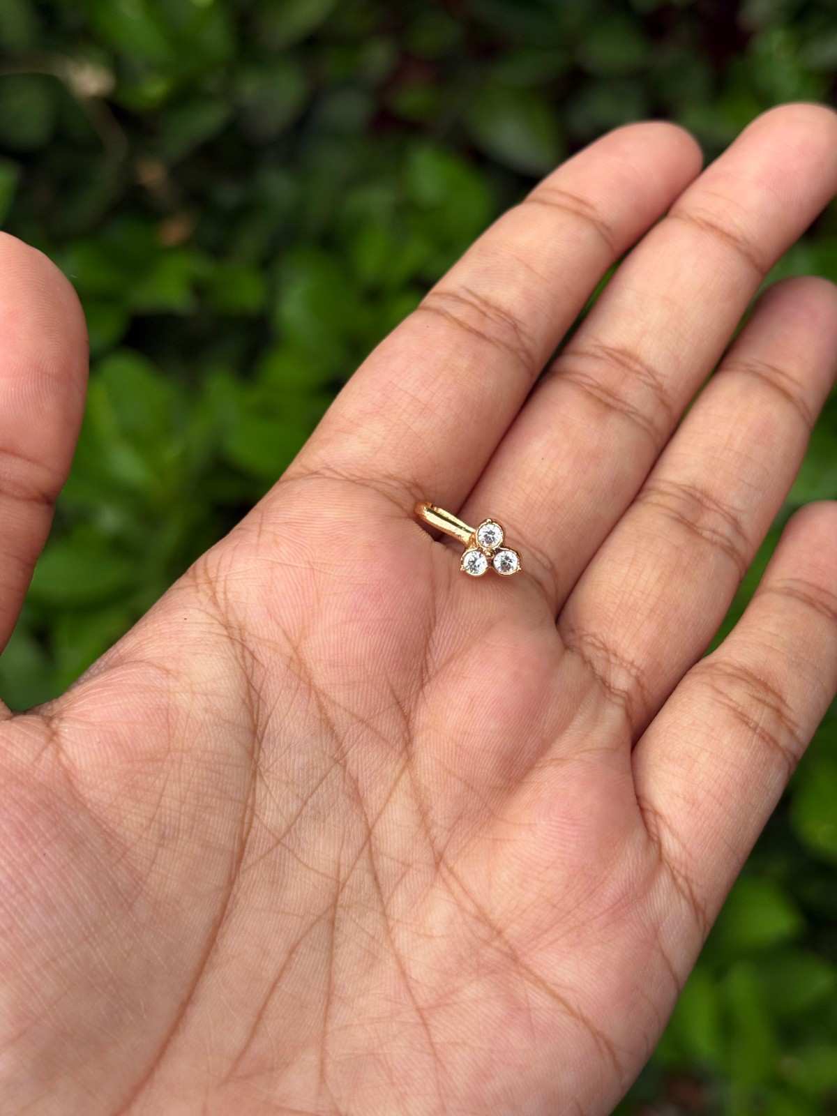 J0145 White stone press type side nose pin