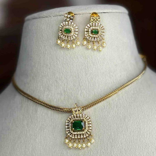 N0288 Simple Emerald Green Stone Attigai