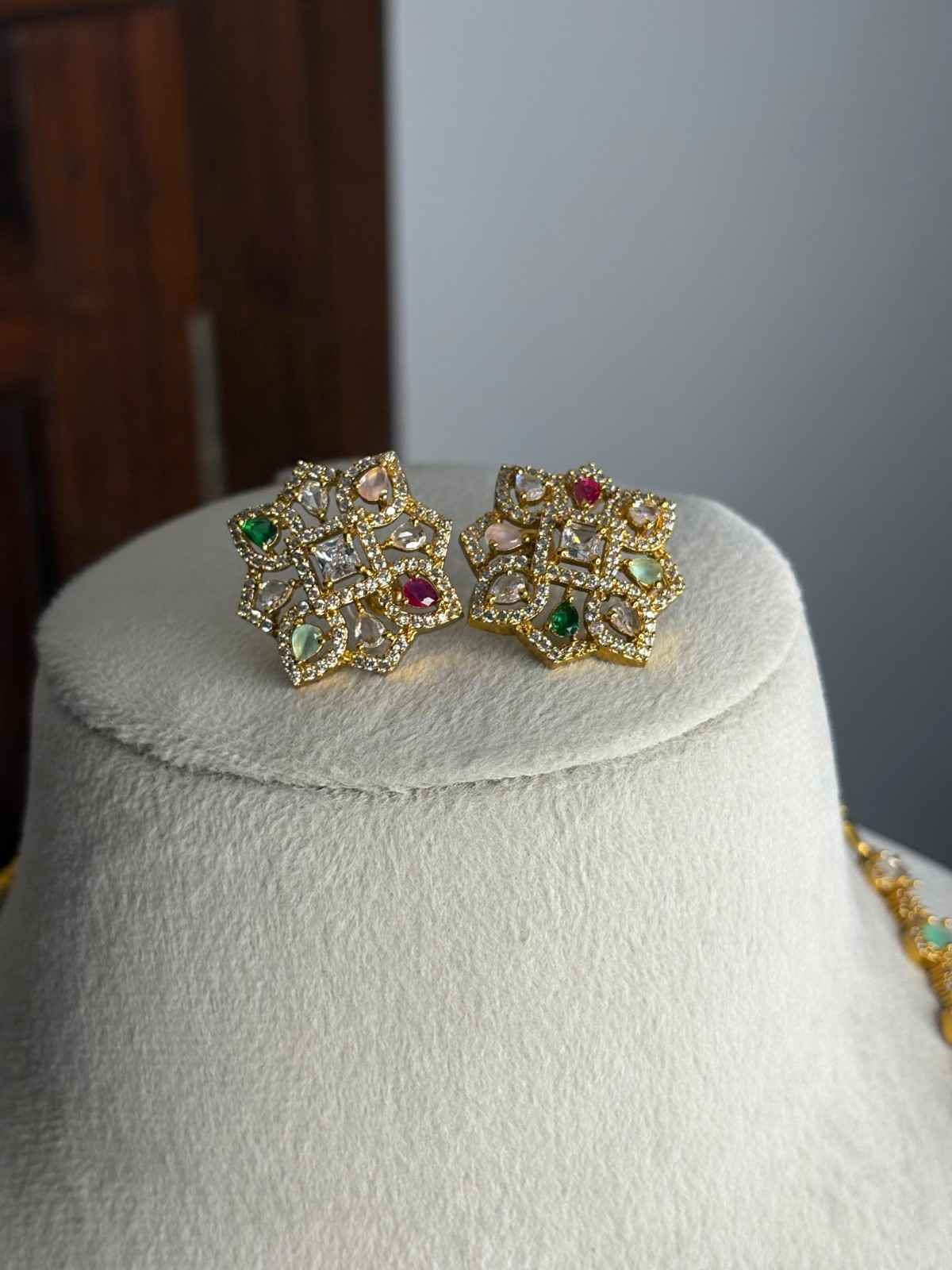 H0086 Navaratnam Middle haram