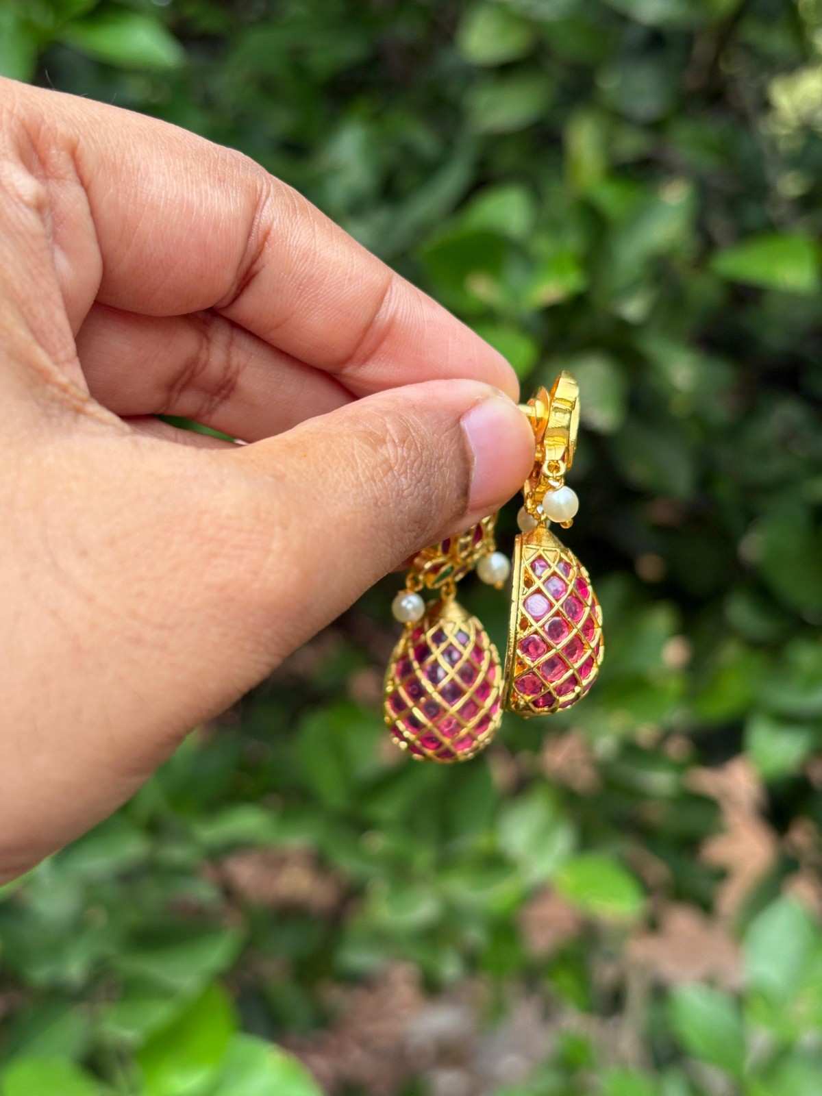 J0146 Kemp Stone Unique Jhumka