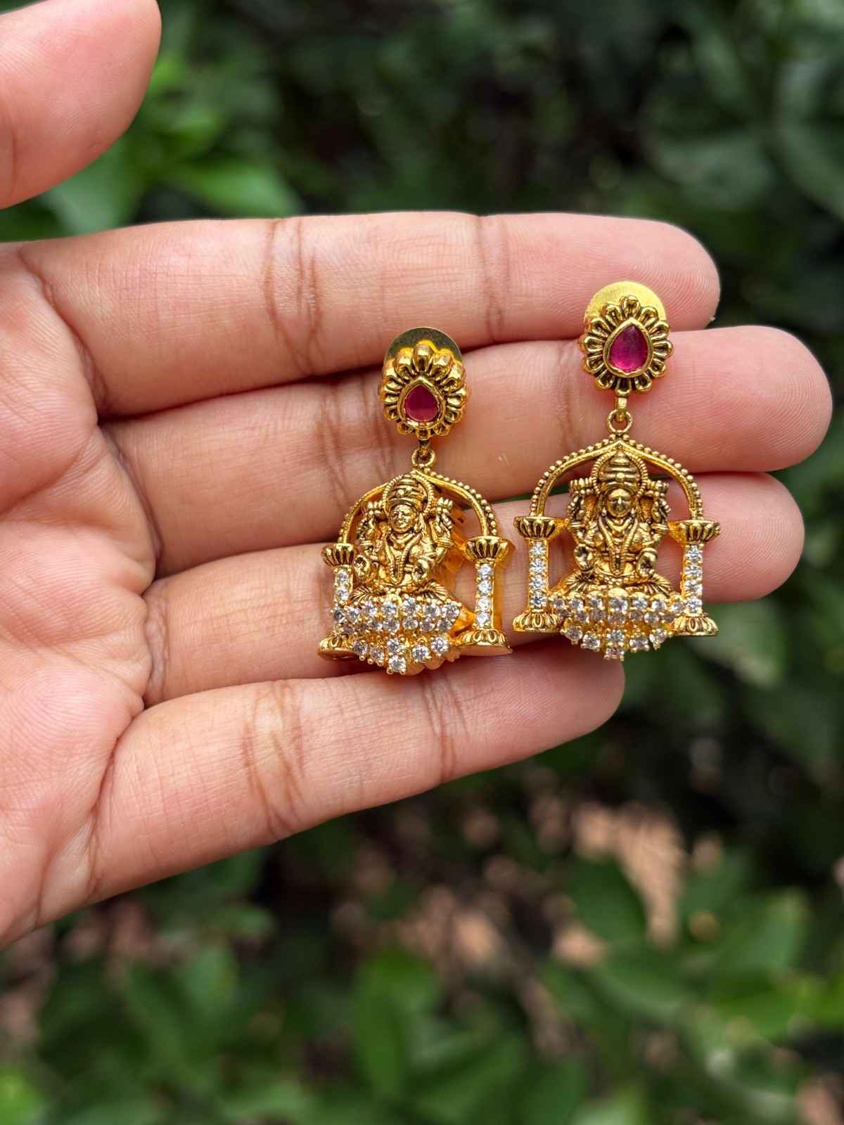 J0147 Lakshmi with side pillar Earrings