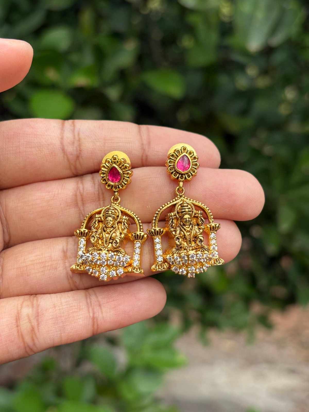J0147 Lakshmi with side pillar Earrings