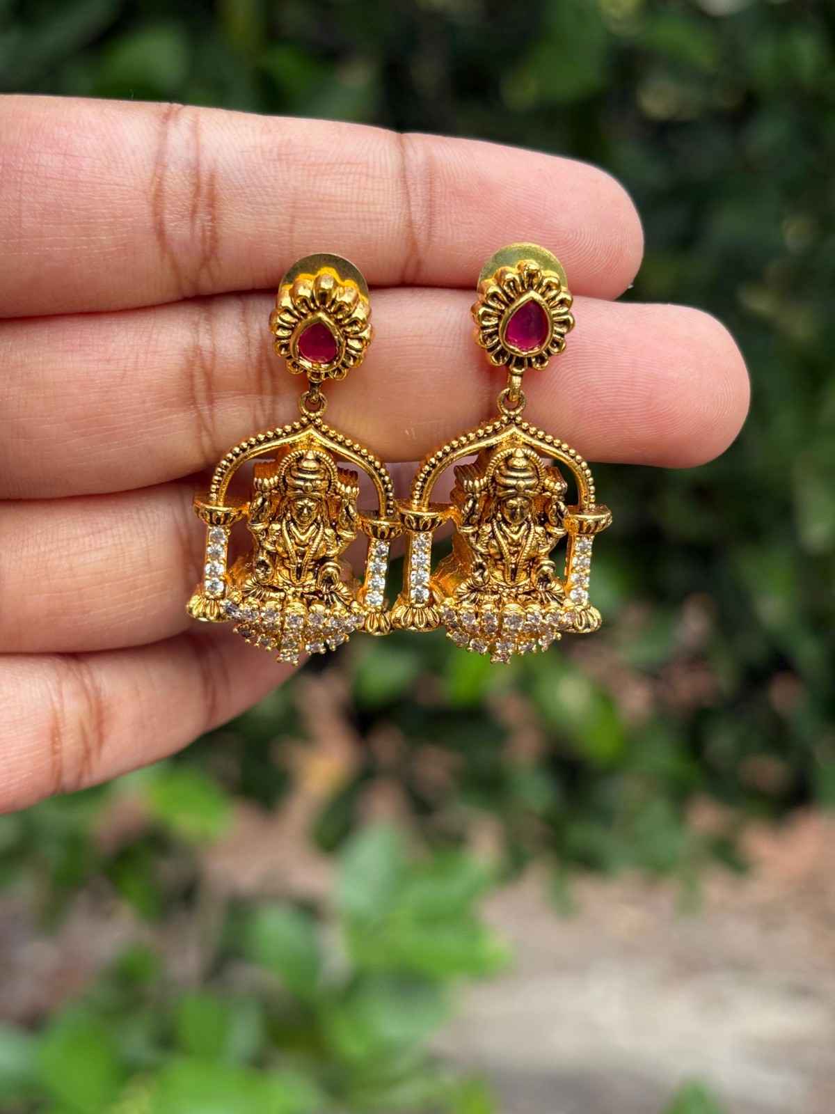 J0147 Lakshmi with side pillar Earrings
