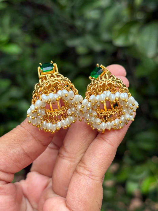 J0151 Emerald Stone Jhumka