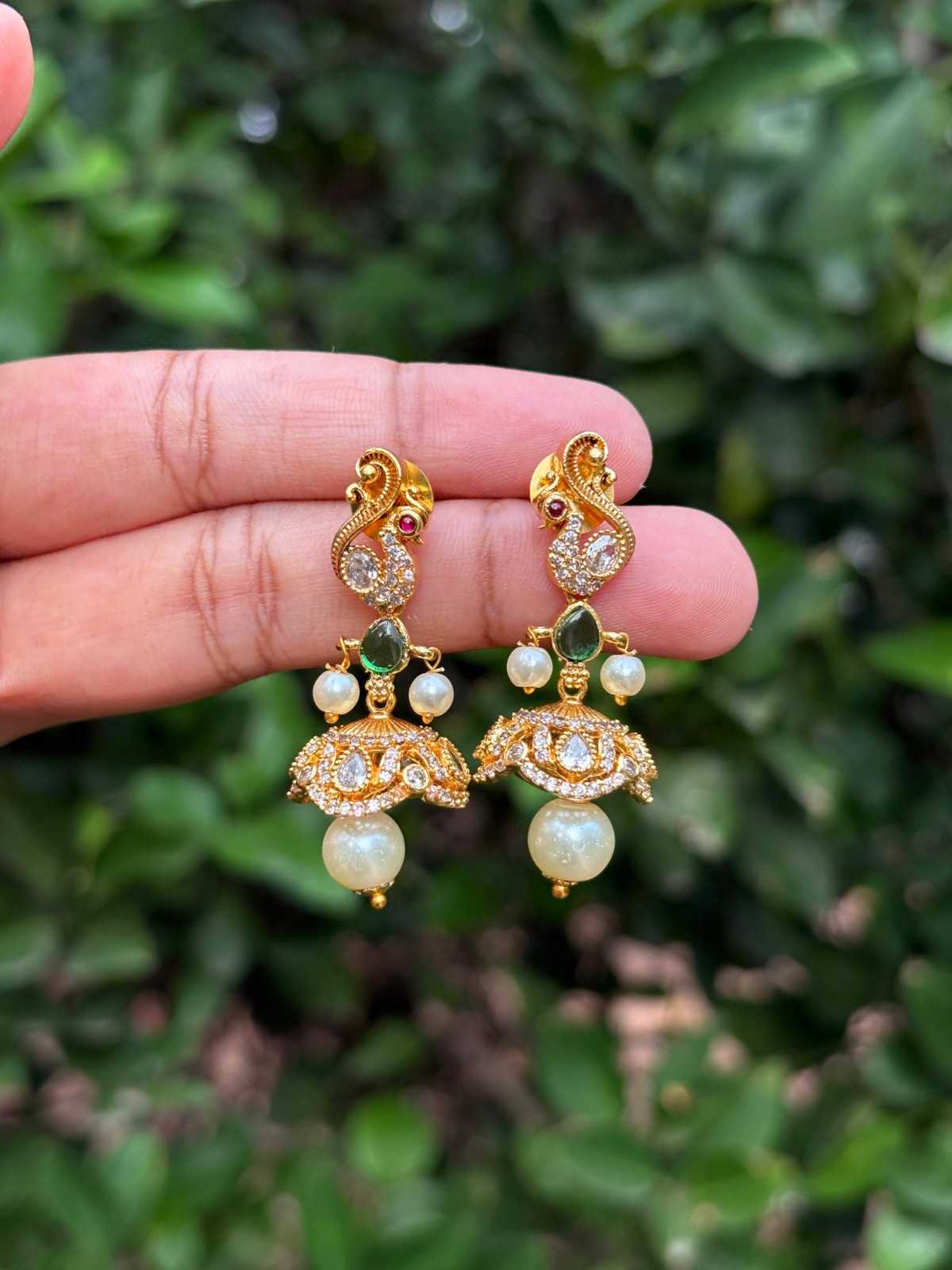 J0153 Peacock Jhumka