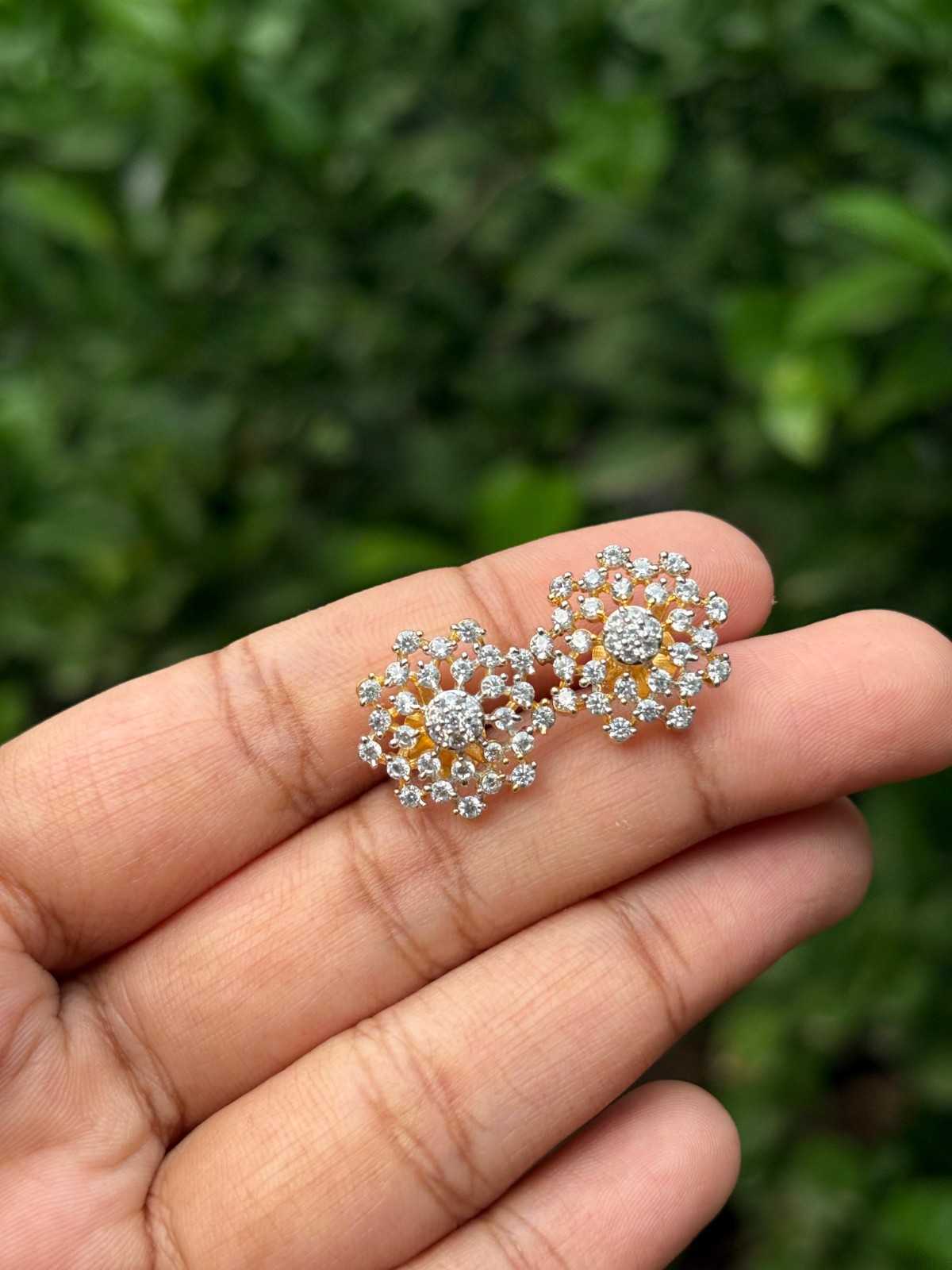 J0154 Diamond Stud