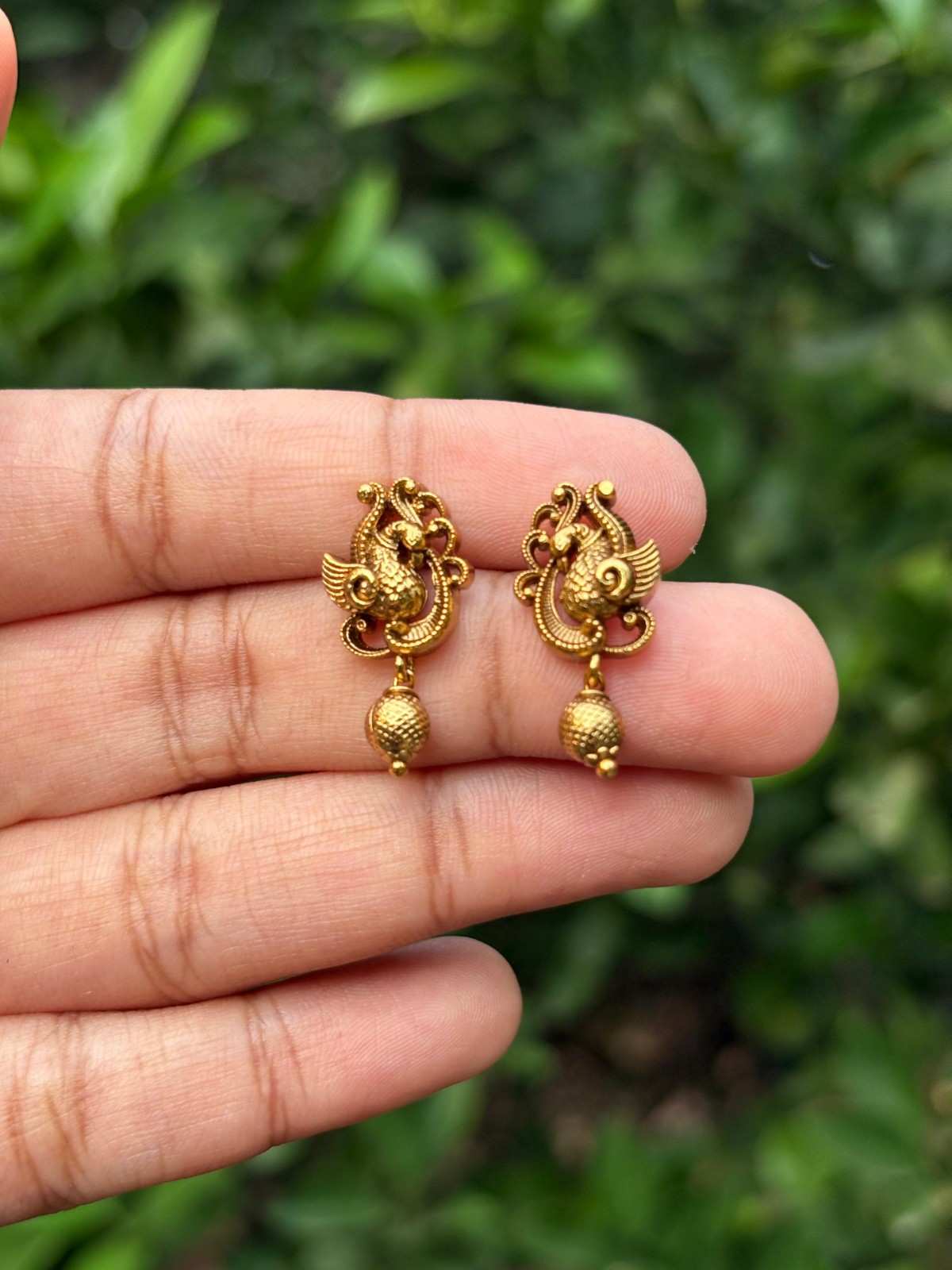 J0161 Peacock Stud