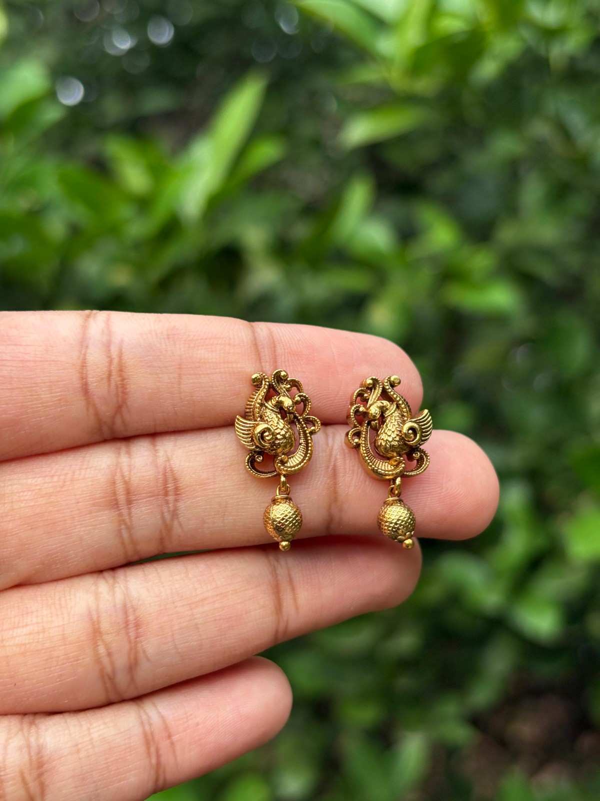 J0161 Peacock Stud