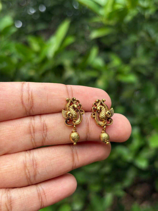 J0161 Peacock Stud