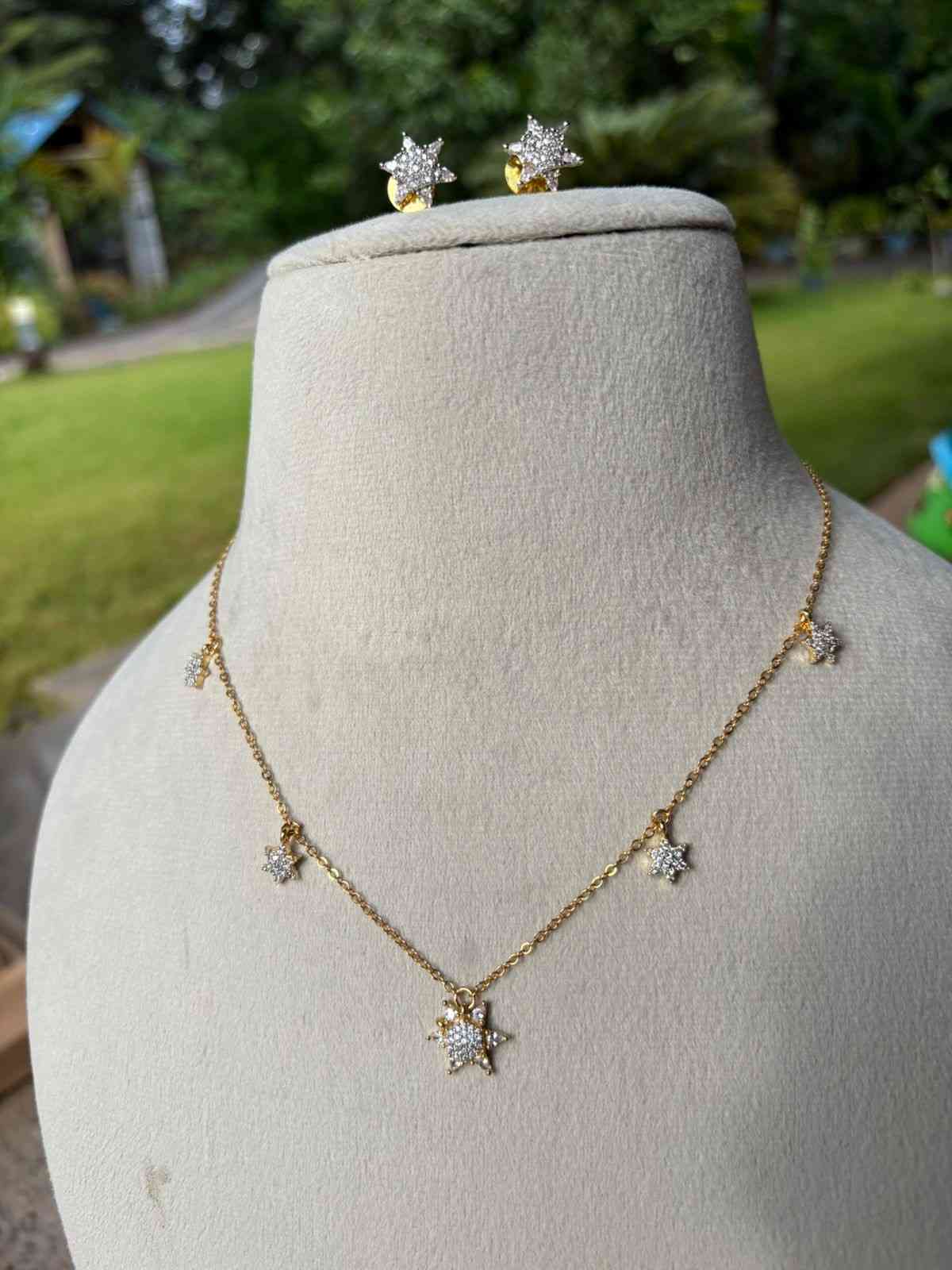 IN016 Star invisible chain with earring