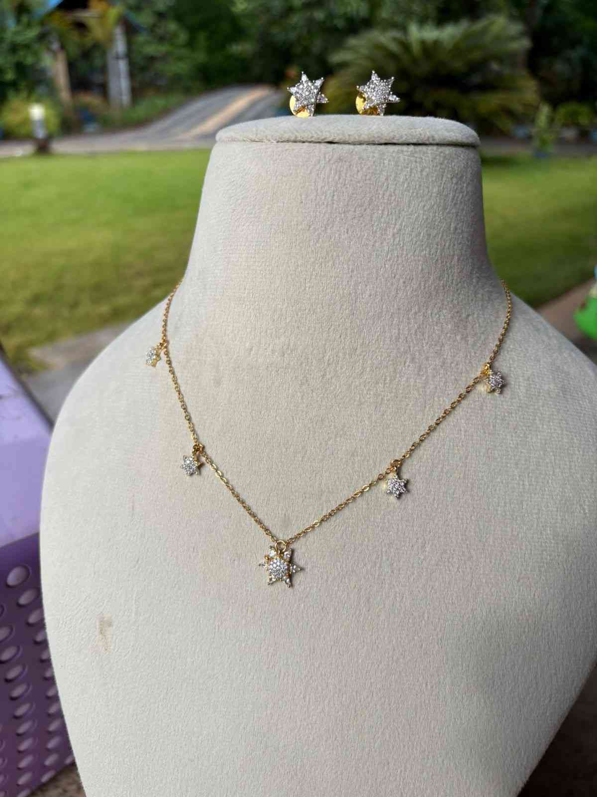 IN016 Star invisible chain with earring