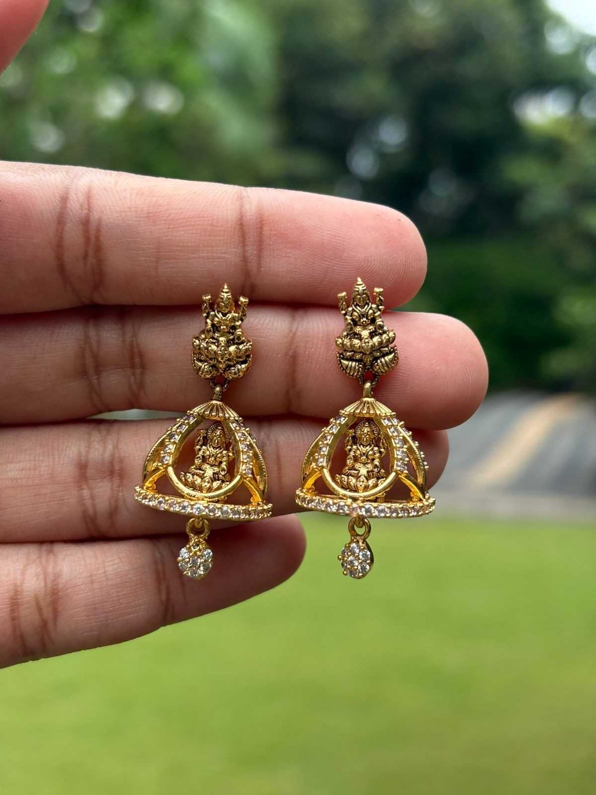 J0157 Unique Lakshmi Jhumka