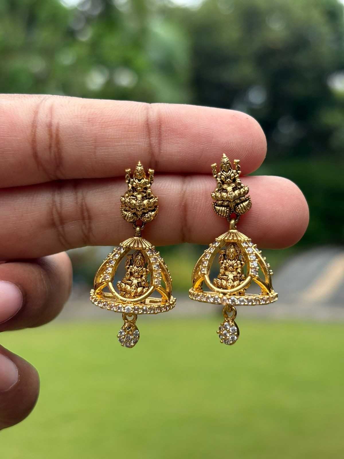 J0157 Unique Lakshmi Jhumka