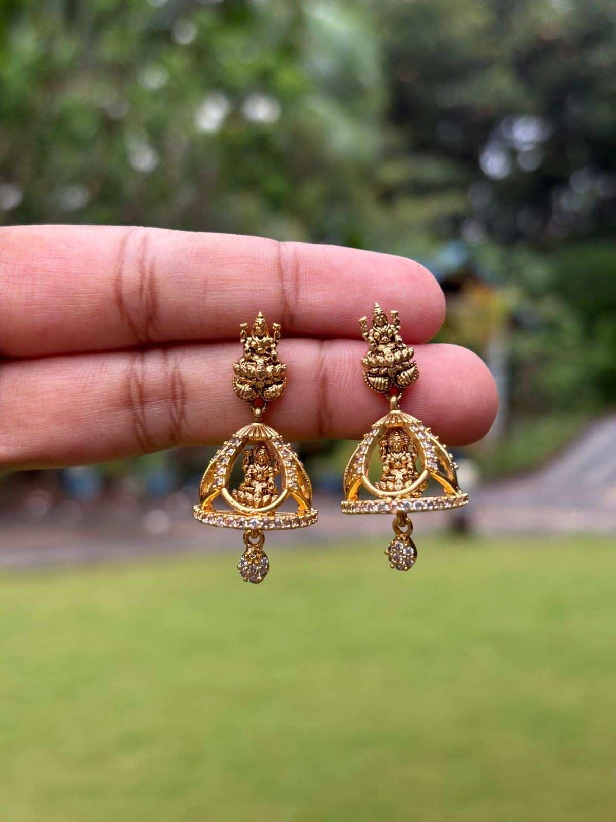 J0157 Unique Lakshmi Jhumka