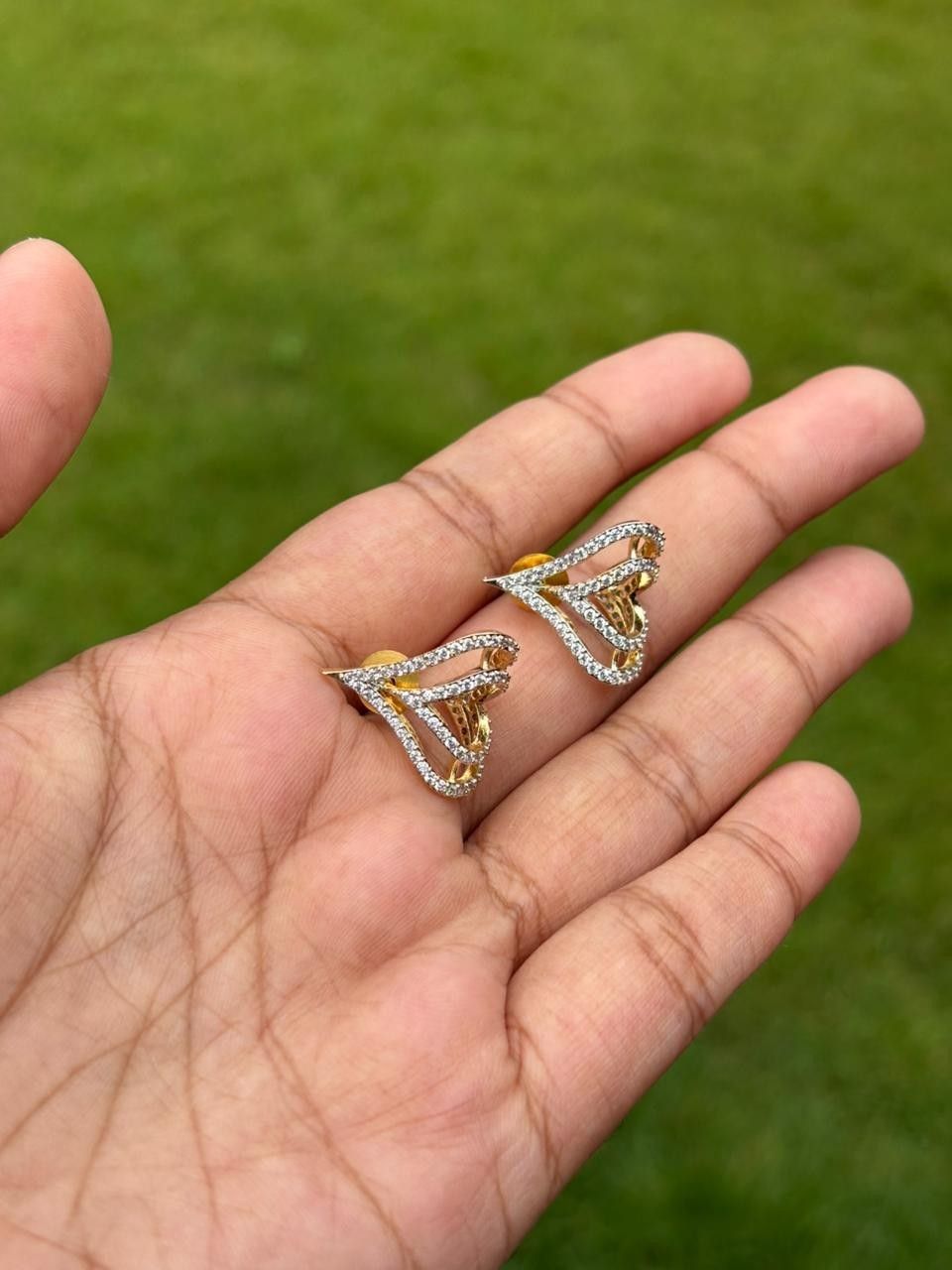 J0158 Diamond J shape Stud