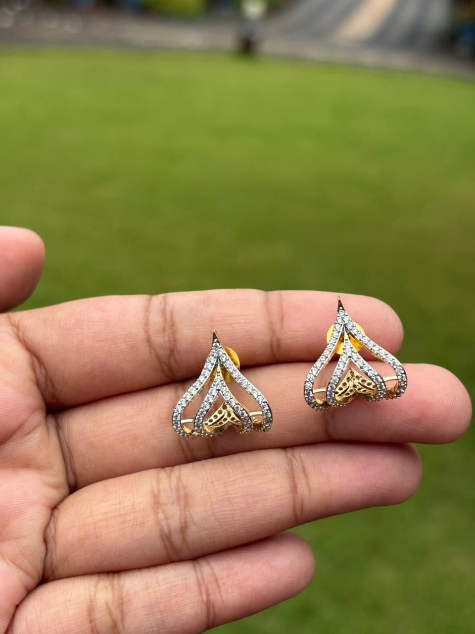 J0158 Diamond J shape Stud
