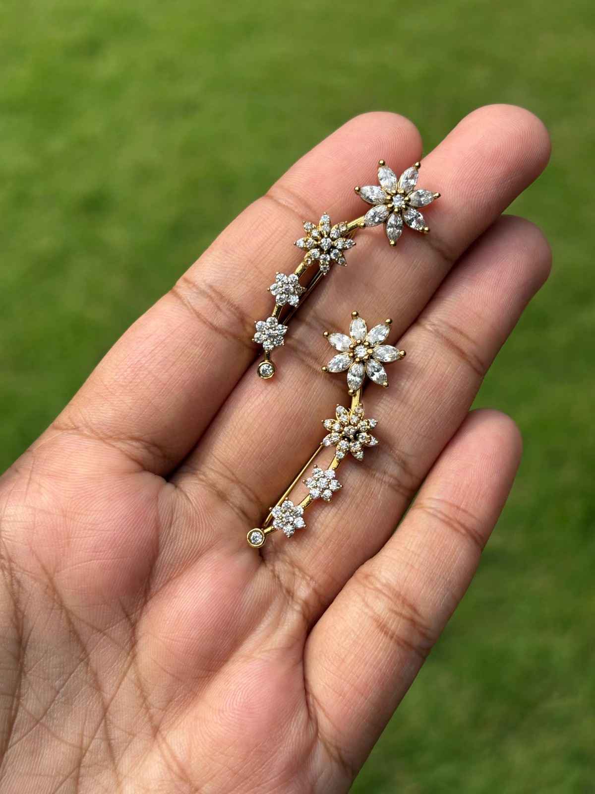 J0165 Floral Earcuff Earrings