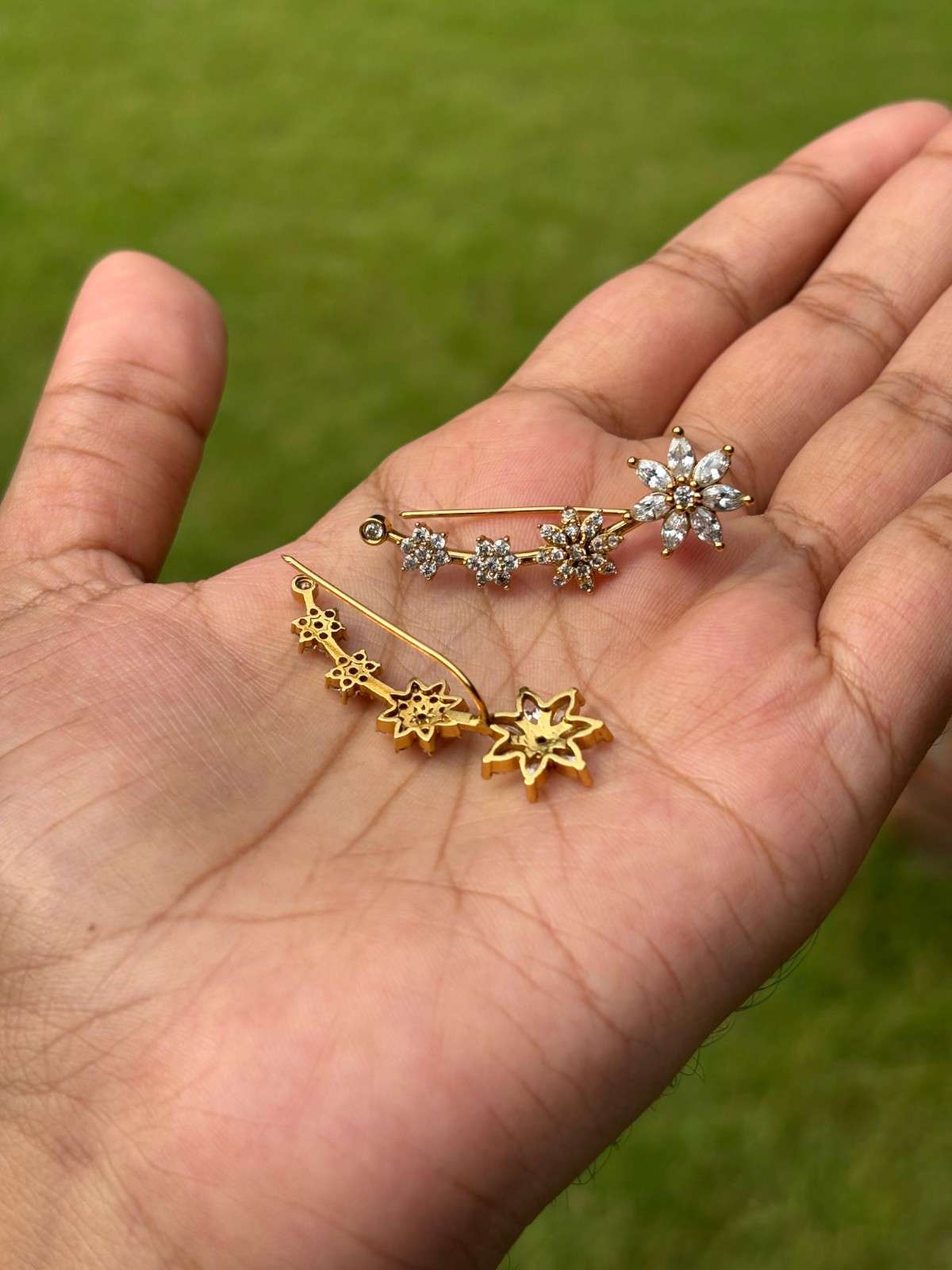 J0165 Floral Earcuff Earrings