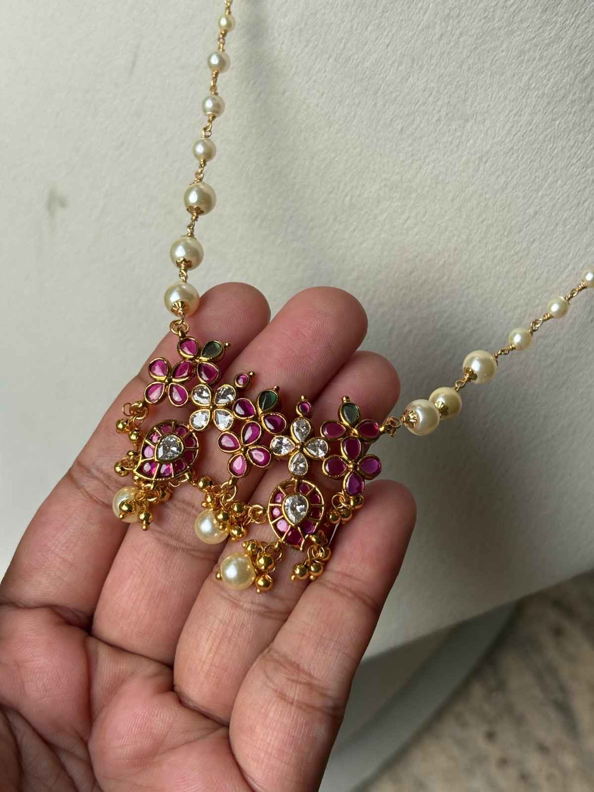 H0090 Kemp Floral Pearl Chain