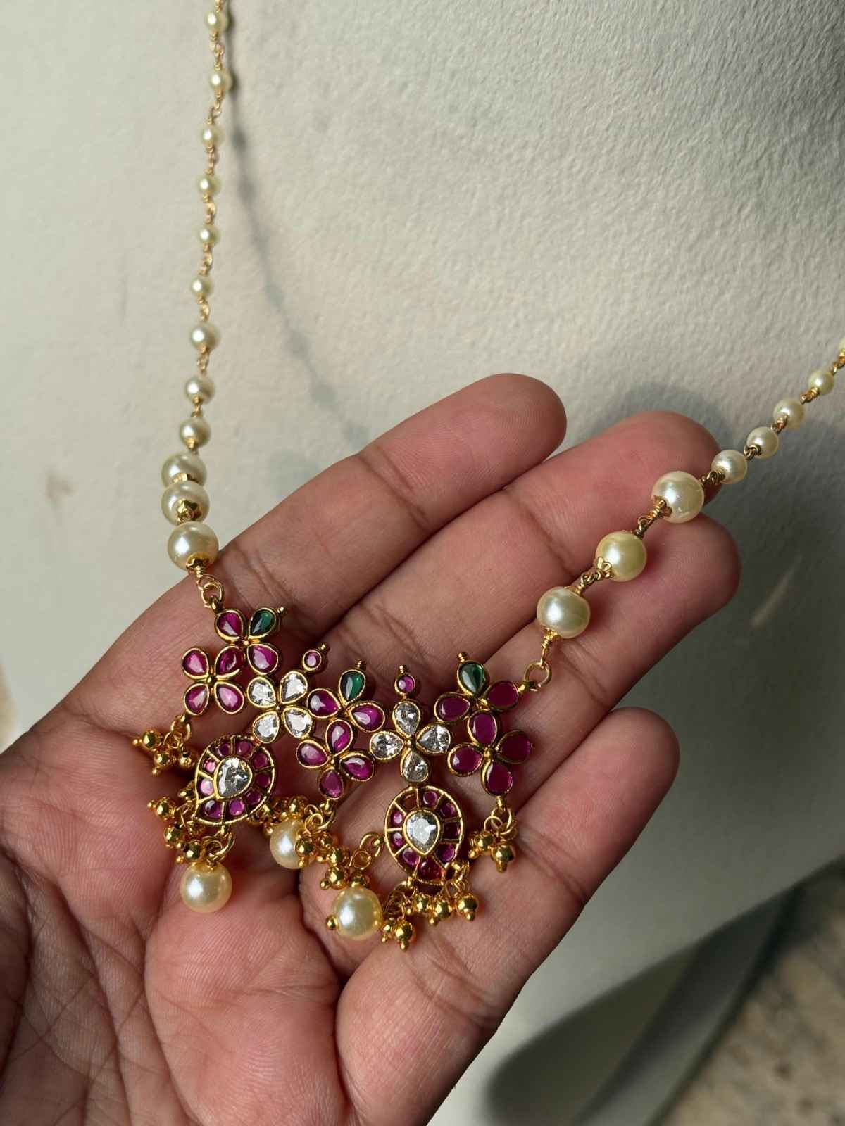 H0090 Kemp Floral Pearl Chain