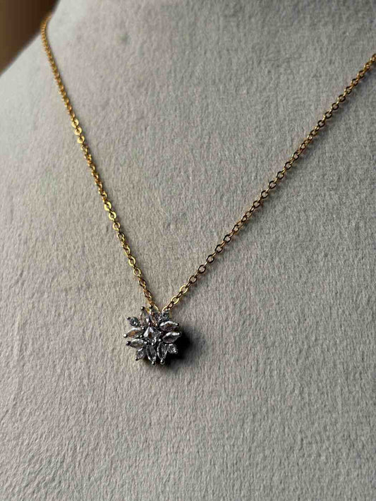 IN018 Invisible chain with floral Pendent