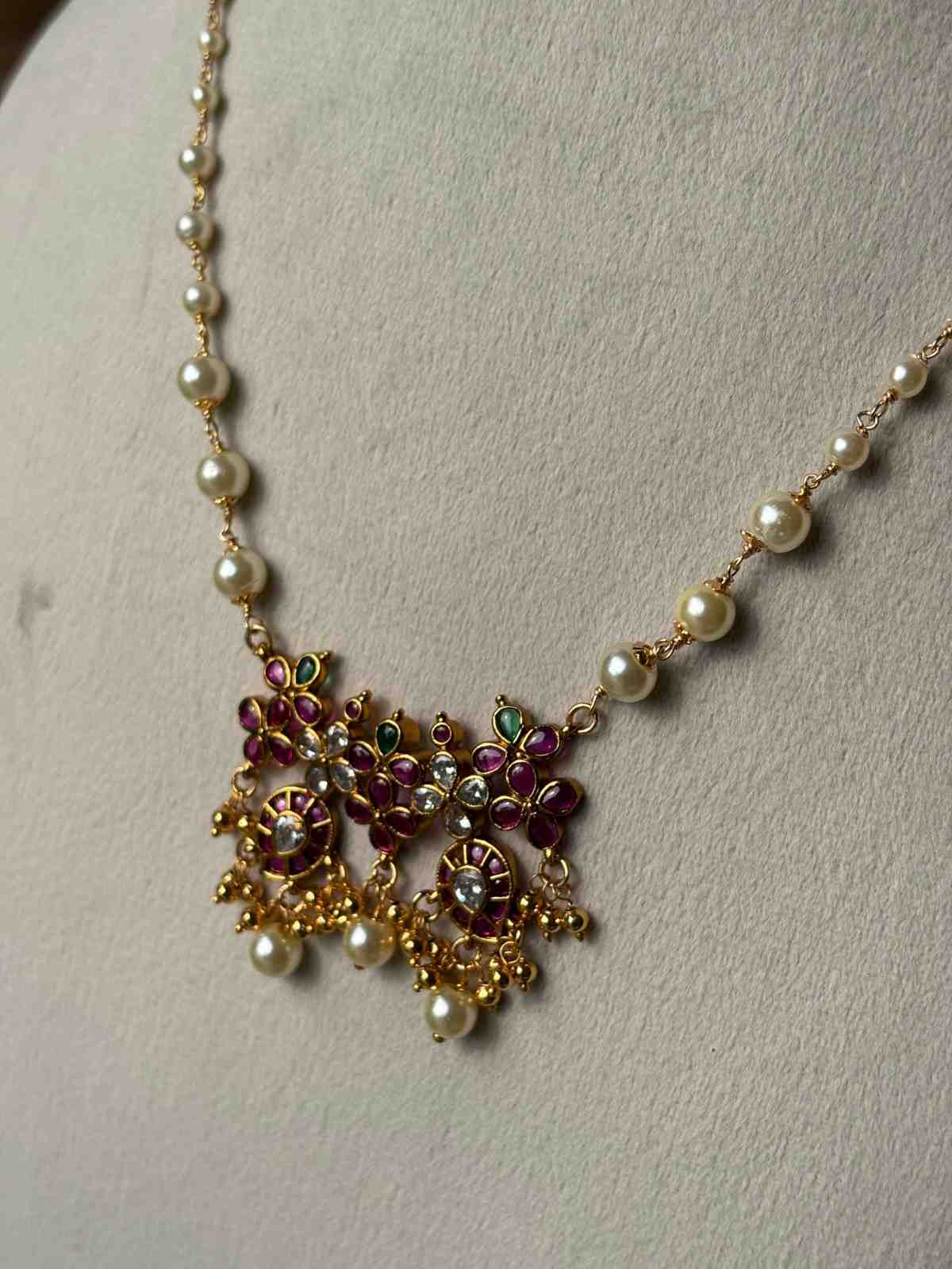 H0090 Kemp Floral Pearl Chain