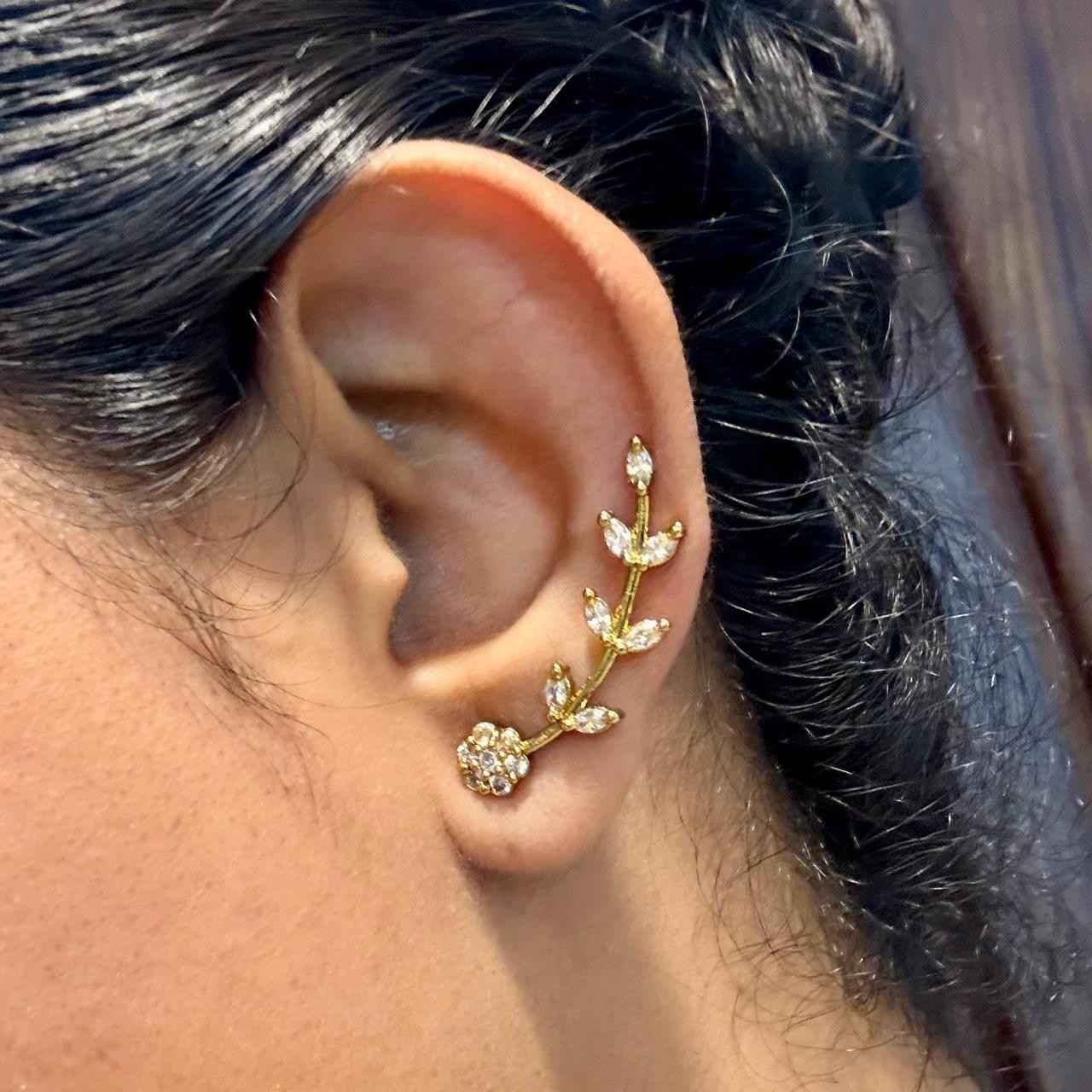 J0136 Floral Stone Earcuff