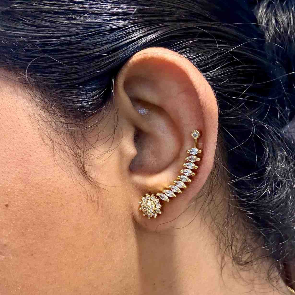 J0132 Stone Earcuff Floral Earrings